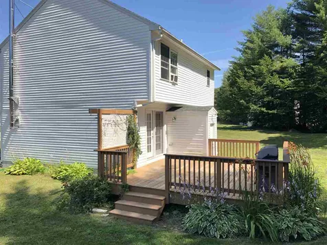 11 Jefferson Drive Hillsborough NH 03244
