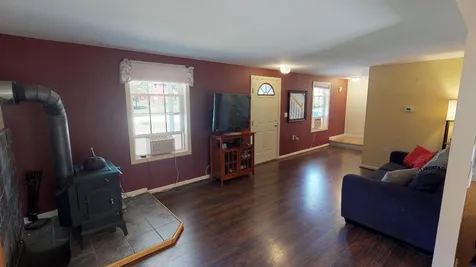 11 Jefferson Drive Hillsborough NH 03244