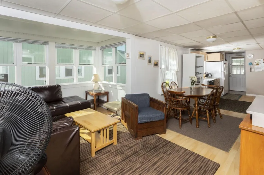17 Nudd Avenue Hampton NH 03842