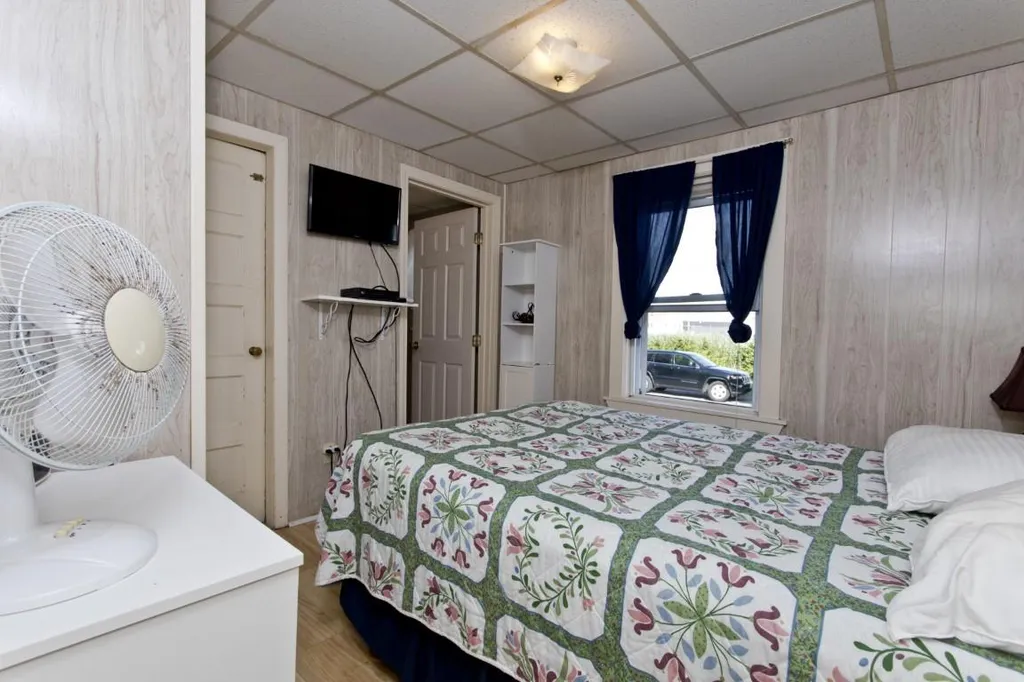 17 Nudd Avenue Hampton NH 03842