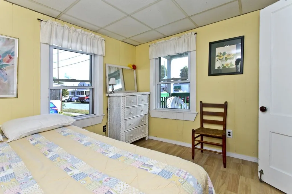17 Nudd Avenue Hampton NH 03842