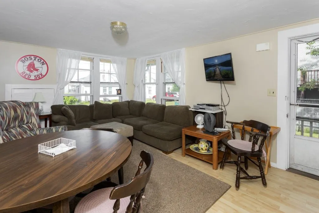 17 Nudd Avenue Hampton NH 03842