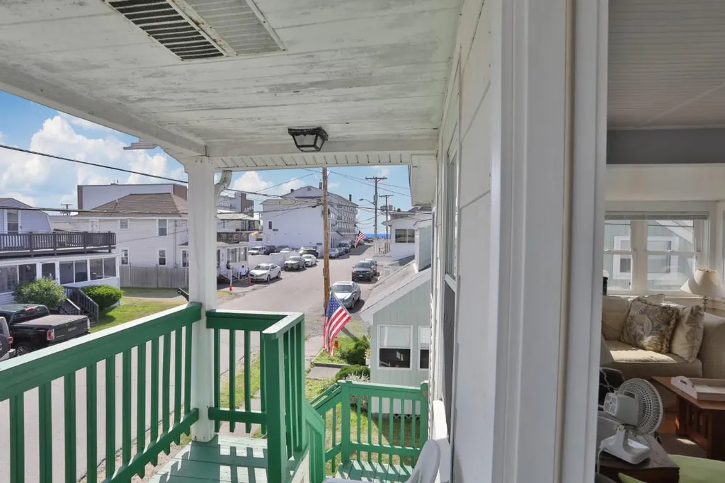 17 Nudd Avenue Hampton NH 03842