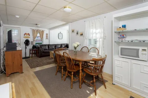 17 Nudd Avenue Hampton NH 03842