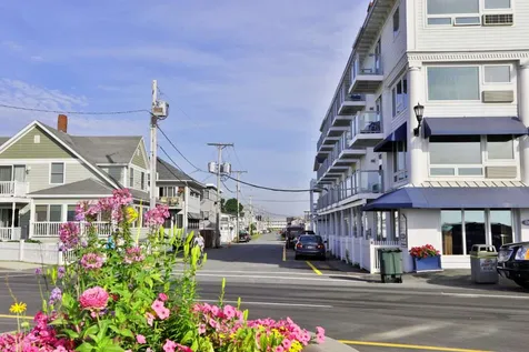 17 Nudd Avenue Hampton NH 03842
