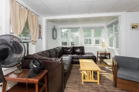 17 Nudd Avenue Hampton NH 03842