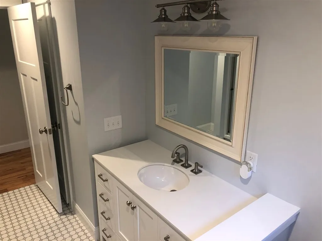 3 Spruce Street Exeter NH 03833