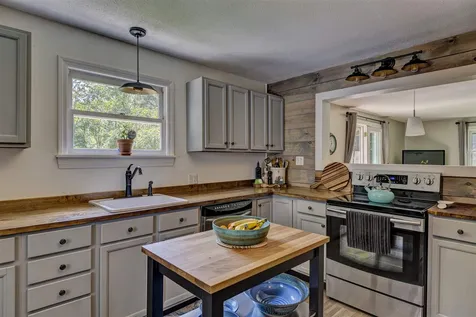 8 Jewell Road Wilmot NH 03287