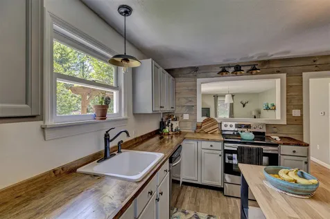 8 Jewell Road Wilmot NH 03287