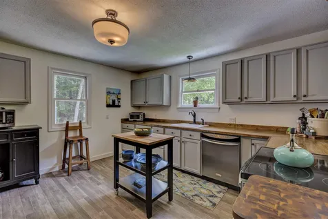 8 Jewell Road Wilmot NH 03287