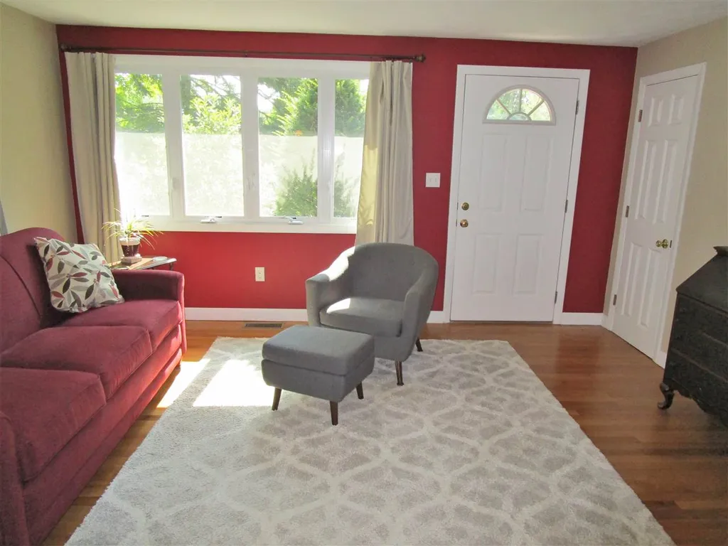 4 Collins Road Danville NH 03819