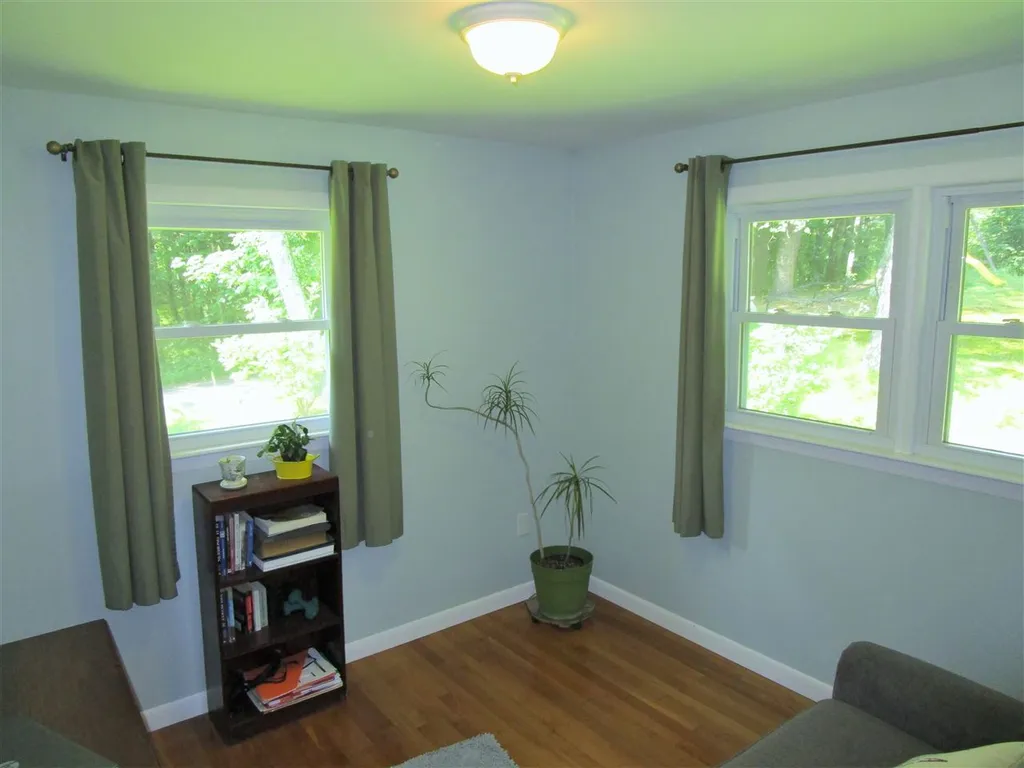 4 Collins Road Danville NH 03819