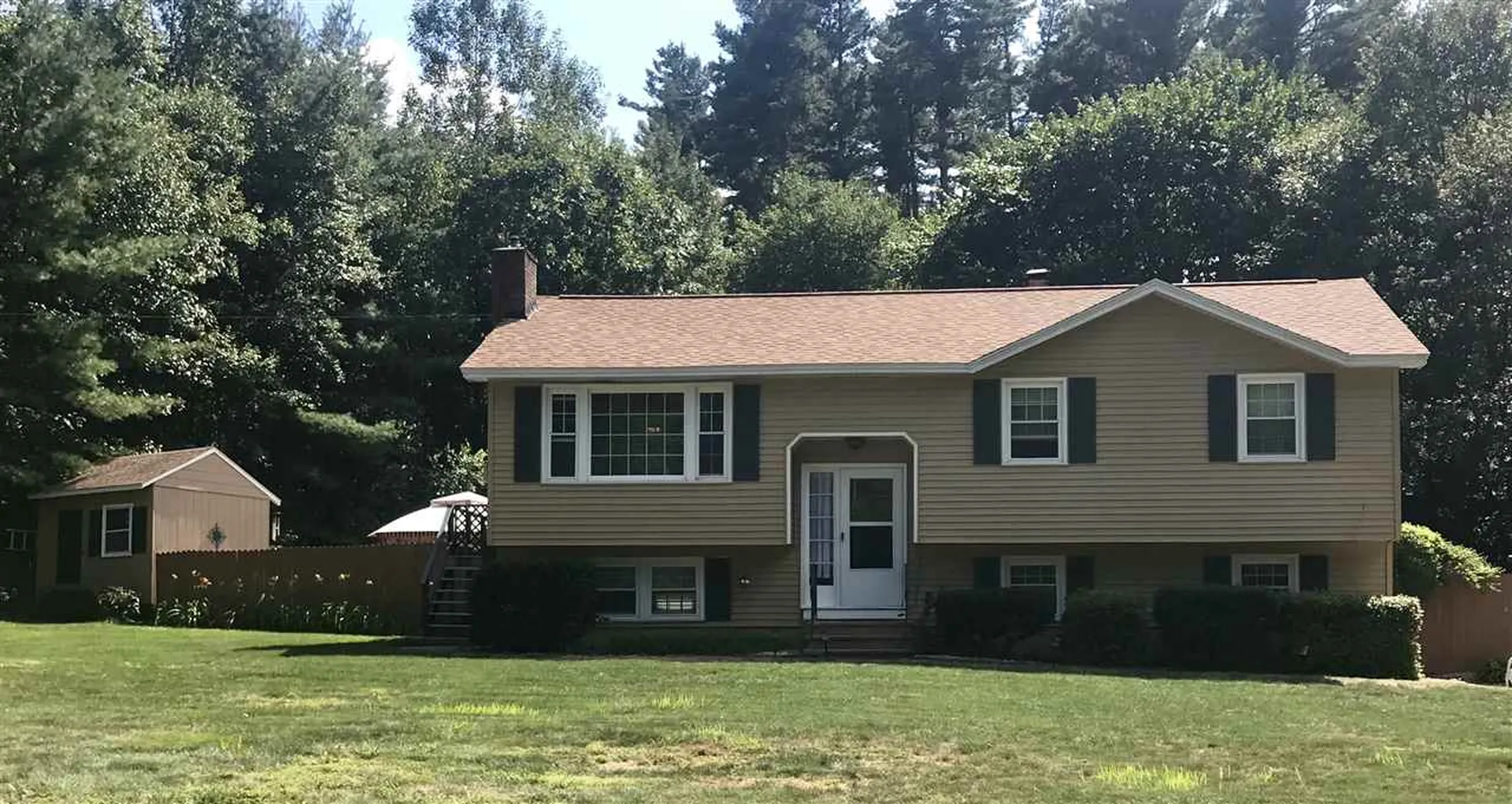 37 Pleasant Drive Londonderry NH 03053