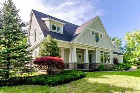 25 Settlers Court Bedford NH 03110