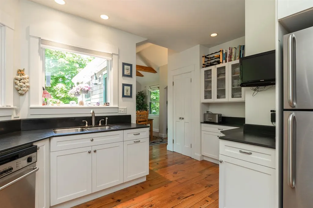 33 Riverview Road New Castle NH 03854