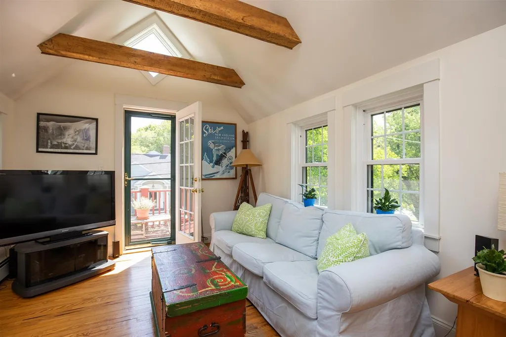 33 Riverview Road New Castle NH 03854