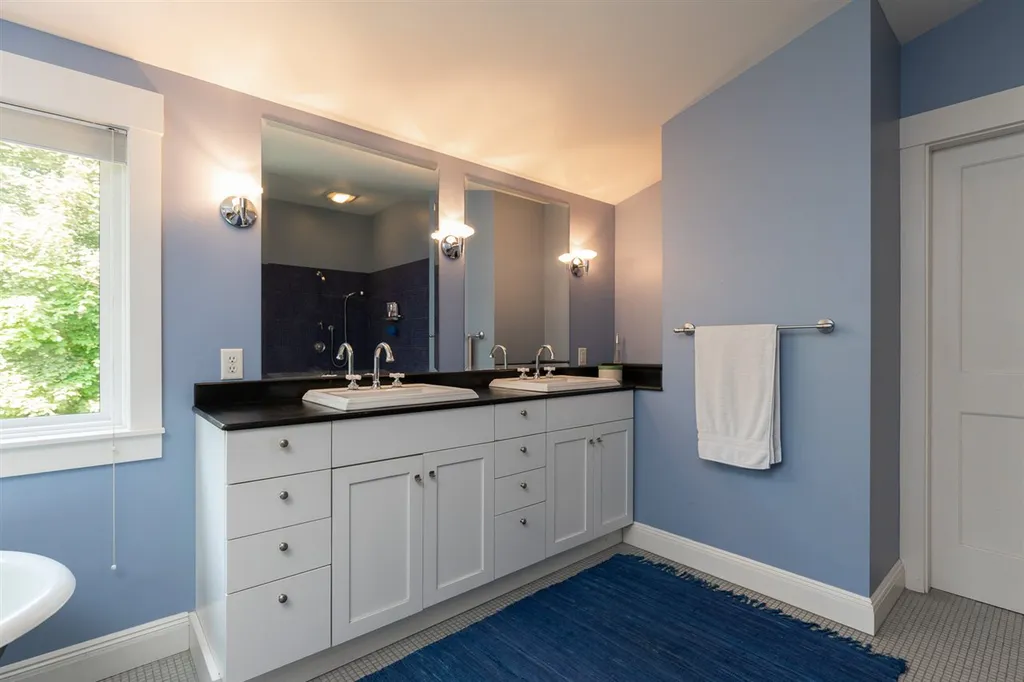 33 Riverview Road New Castle NH 03854