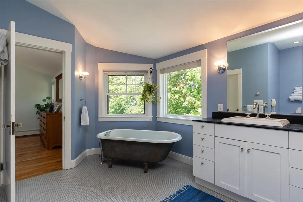 33 Riverview Road New Castle NH 03854