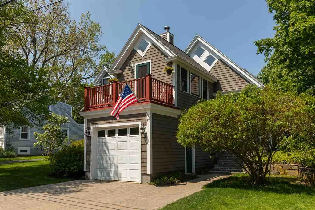 33 Riverview Road New Castle NH 03854