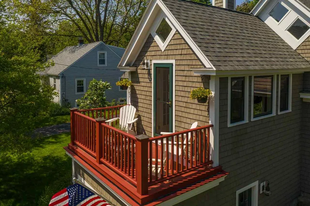 33 Riverview Road New Castle NH 03854
