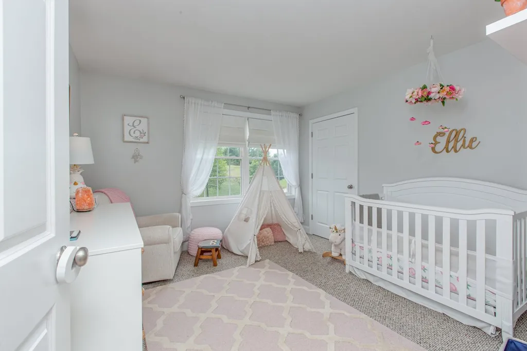 13 Pond Road Raymond NH 03077