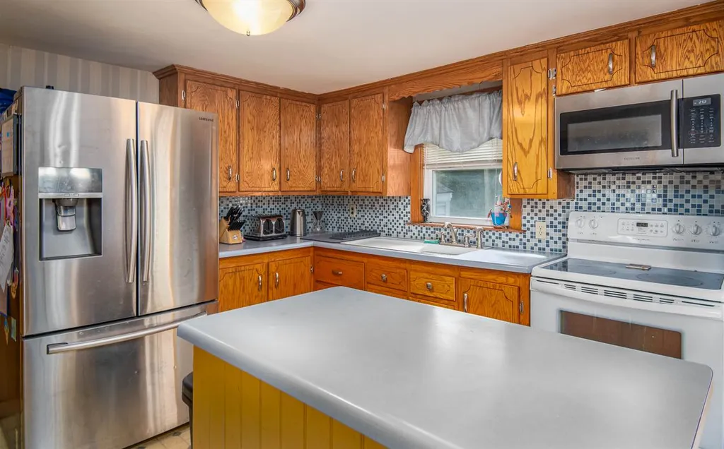 17 Sherman Street Rochester NH 03839