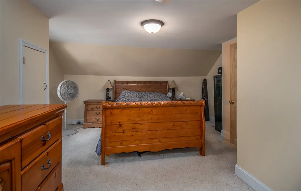 17 Sherman Street Rochester NH 03839