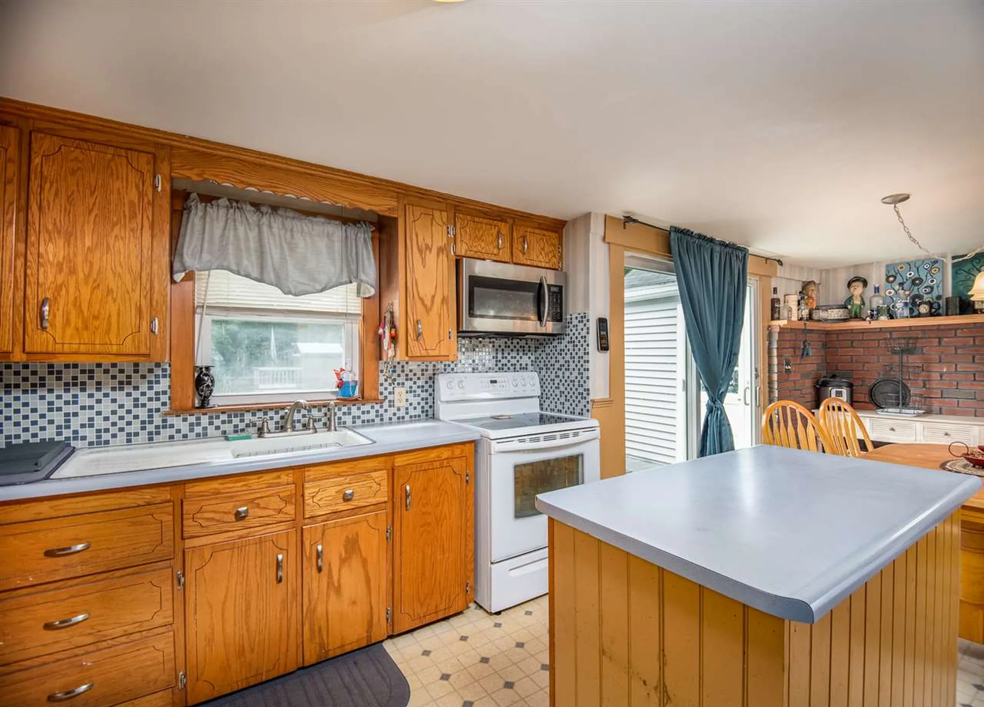 17 Sherman Street Rochester NH 03839