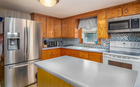 17 Sherman Street Rochester NH 03839