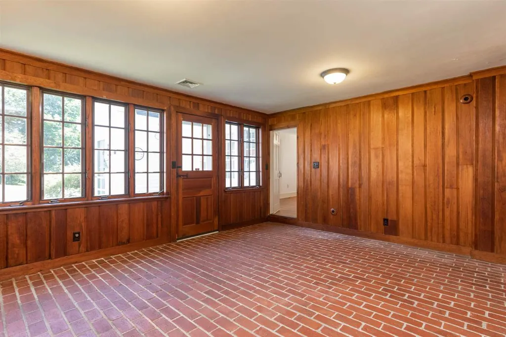 32 Hampton Road Exeter NH 03833