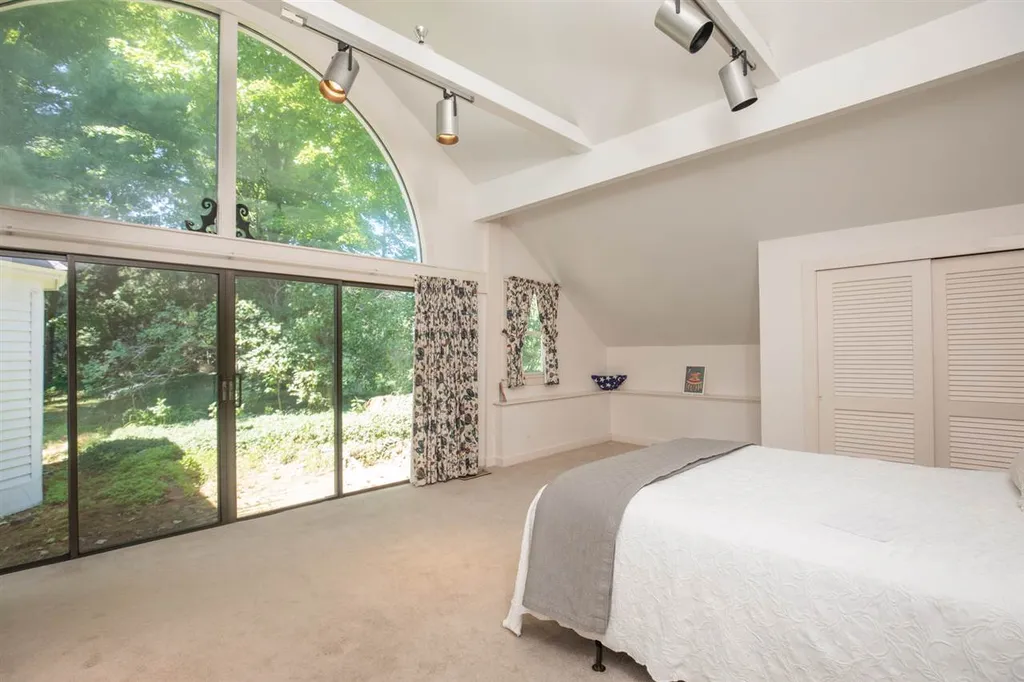 32 Hampton Road Exeter NH 03833