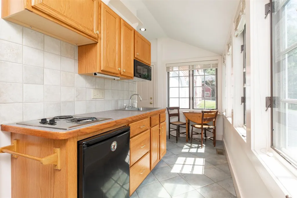 32 Hampton Road Exeter NH 03833