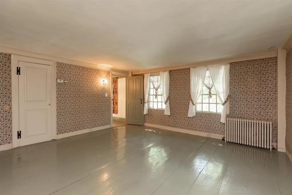32 Hampton Road Exeter NH 03833