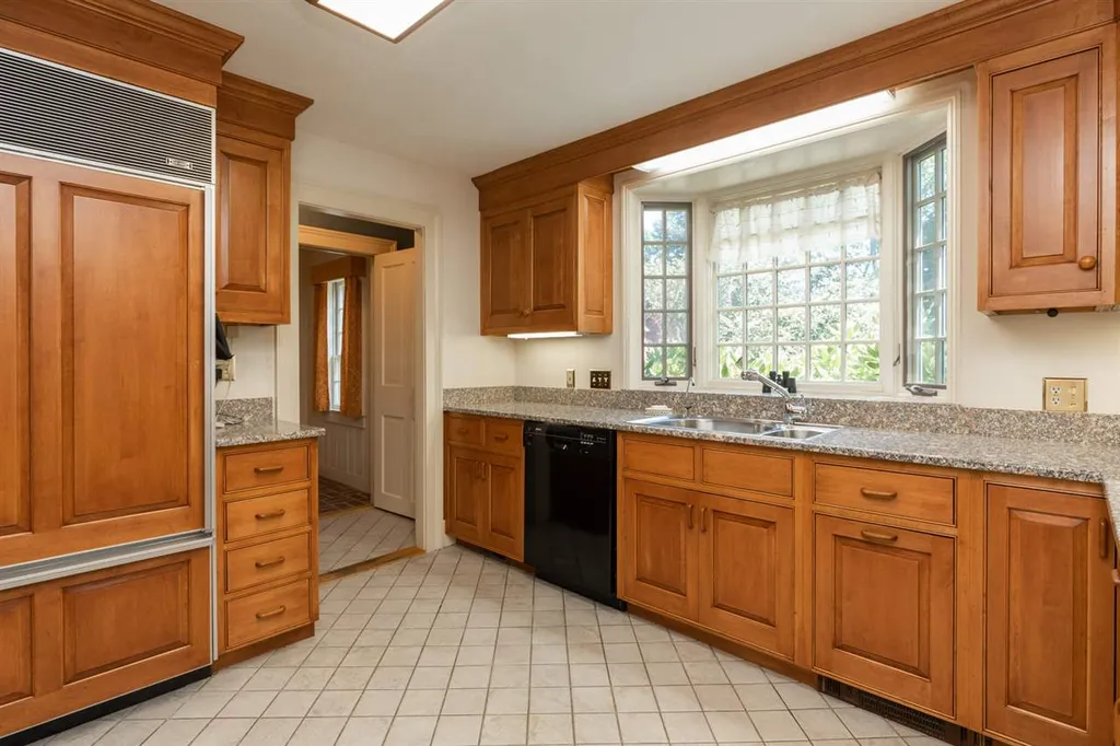 32 Hampton Road Exeter NH 03833