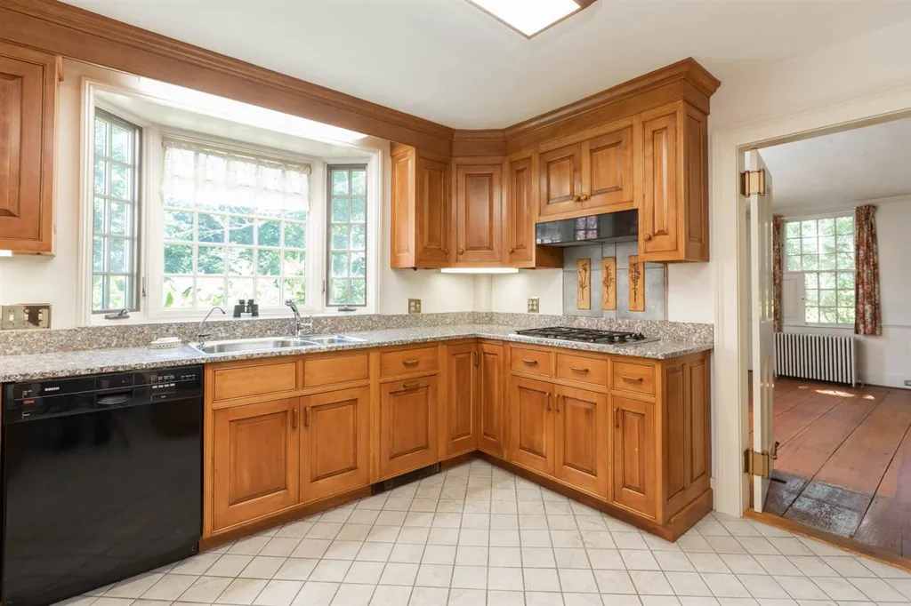 32 Hampton Road Exeter NH 03833