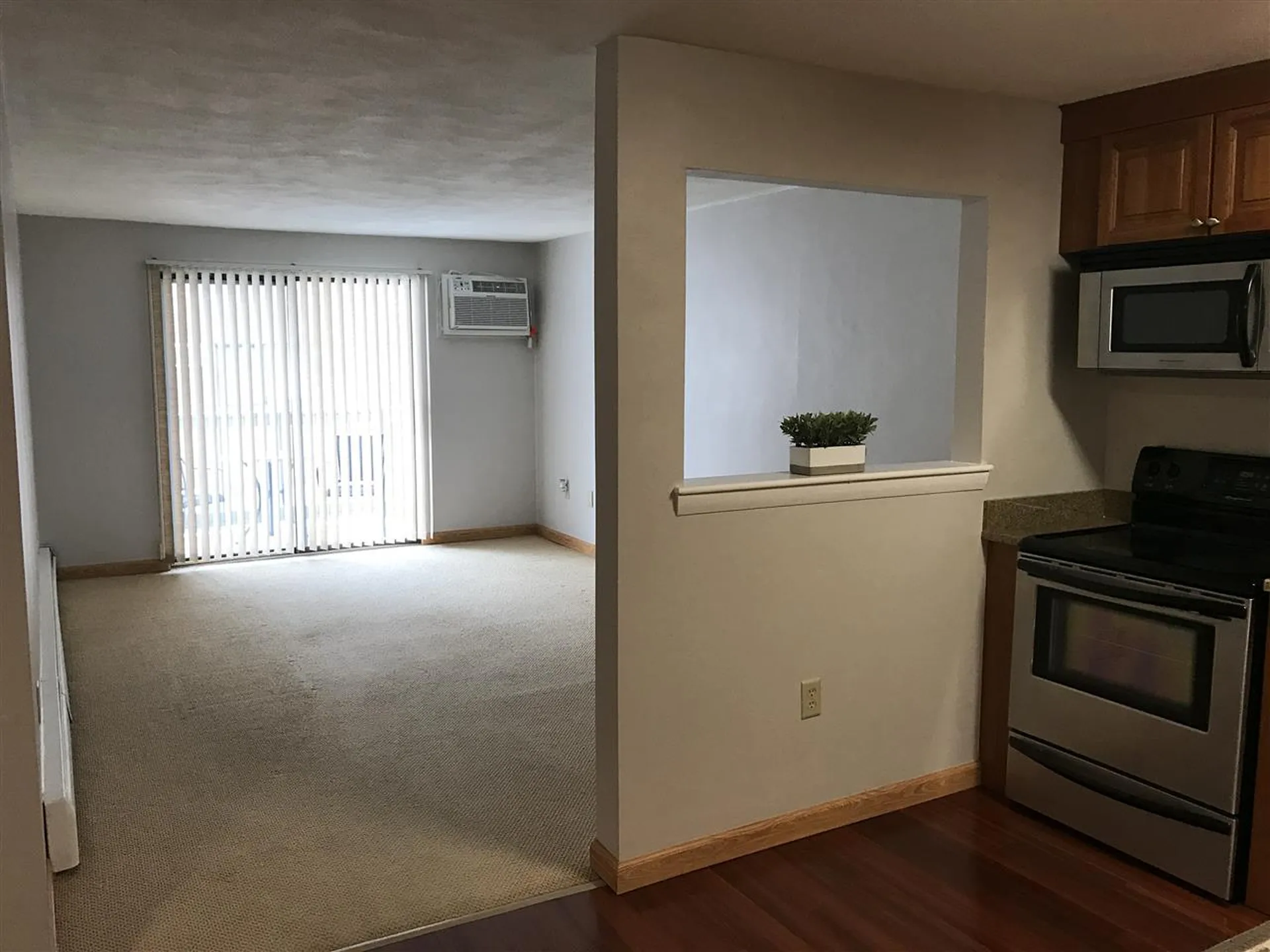 33 Andrew Street Manchester NH 03104-2413