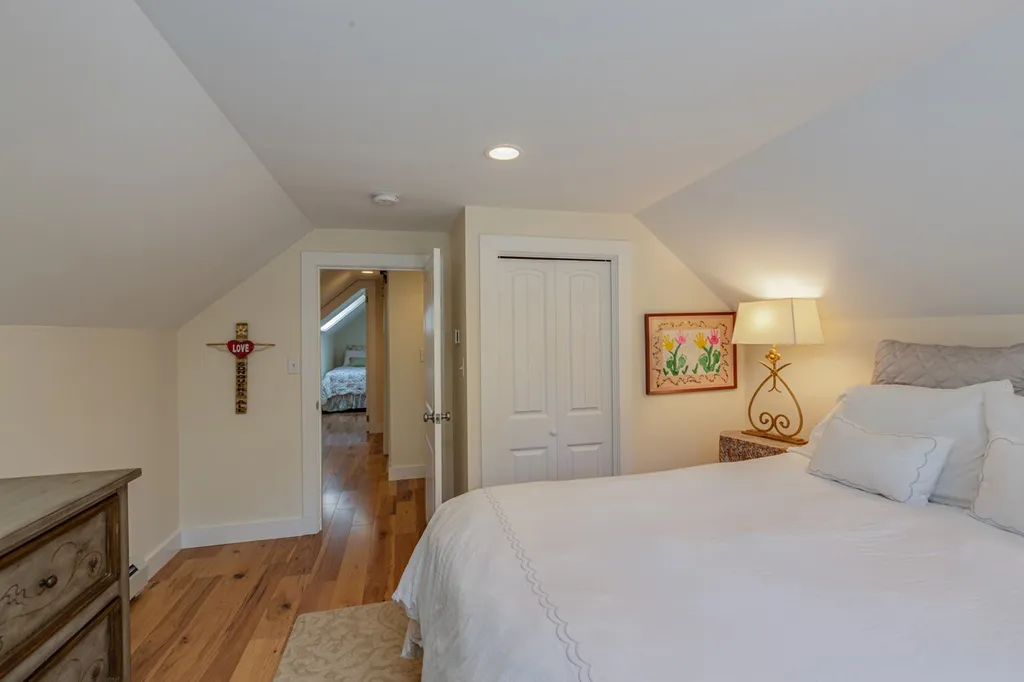 21 Goose Hole Road New London NH 03257