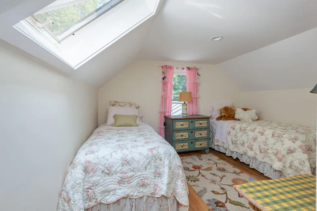 21 Goose Hole Road New London NH 03257