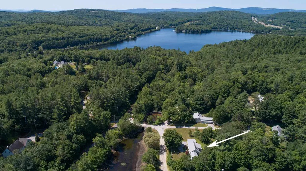 21 Goose Hole Road New London NH 03257
