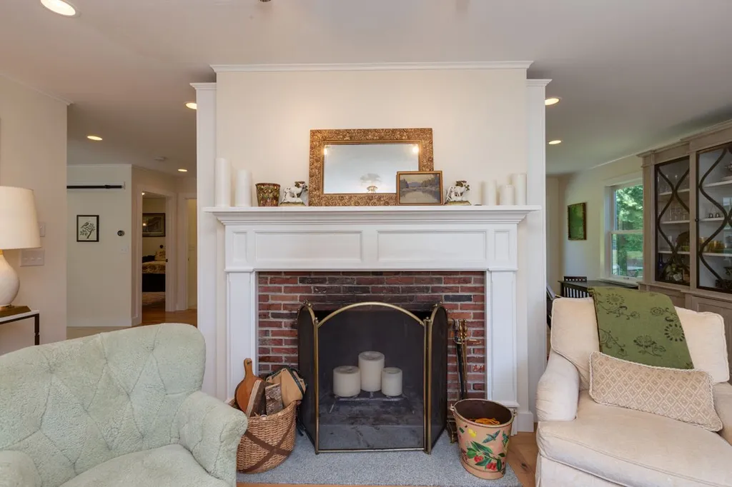 21 Goose Hole Road New London NH 03257