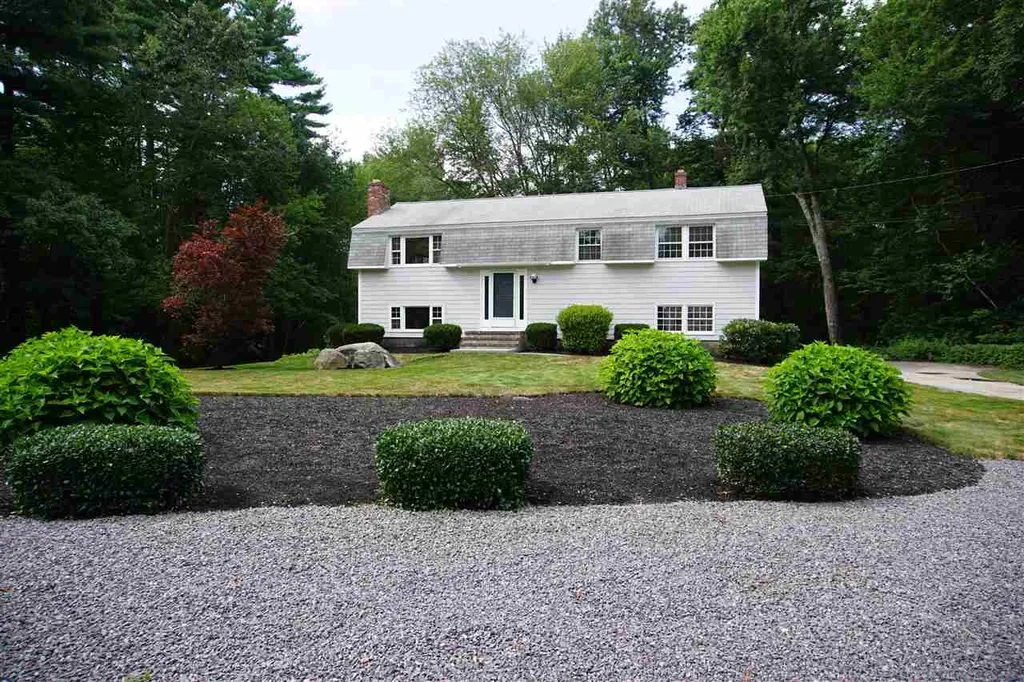 12 Westwood Drive Londonderry NH 03053