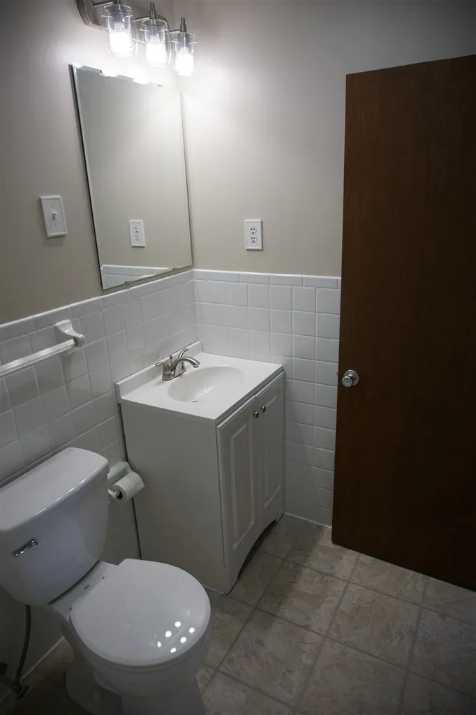 12 Westwood Drive Londonderry NH 03053