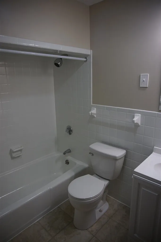 12 Westwood Drive Londonderry NH 03053
