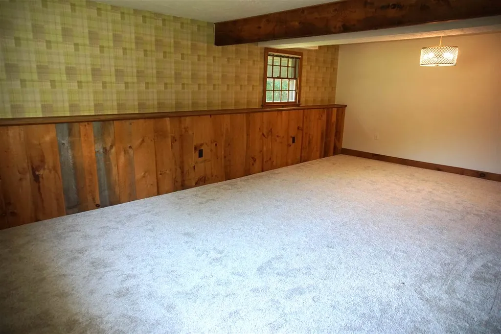 12 Westwood Drive Londonderry NH 03053