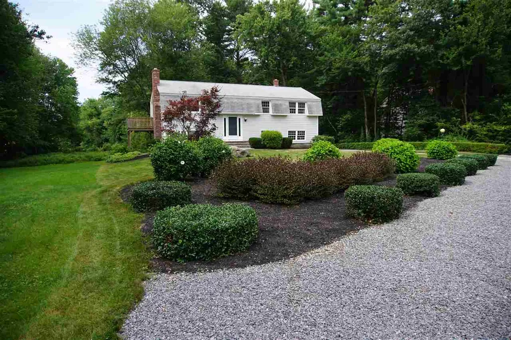 12 Westwood Drive Londonderry NH 03053