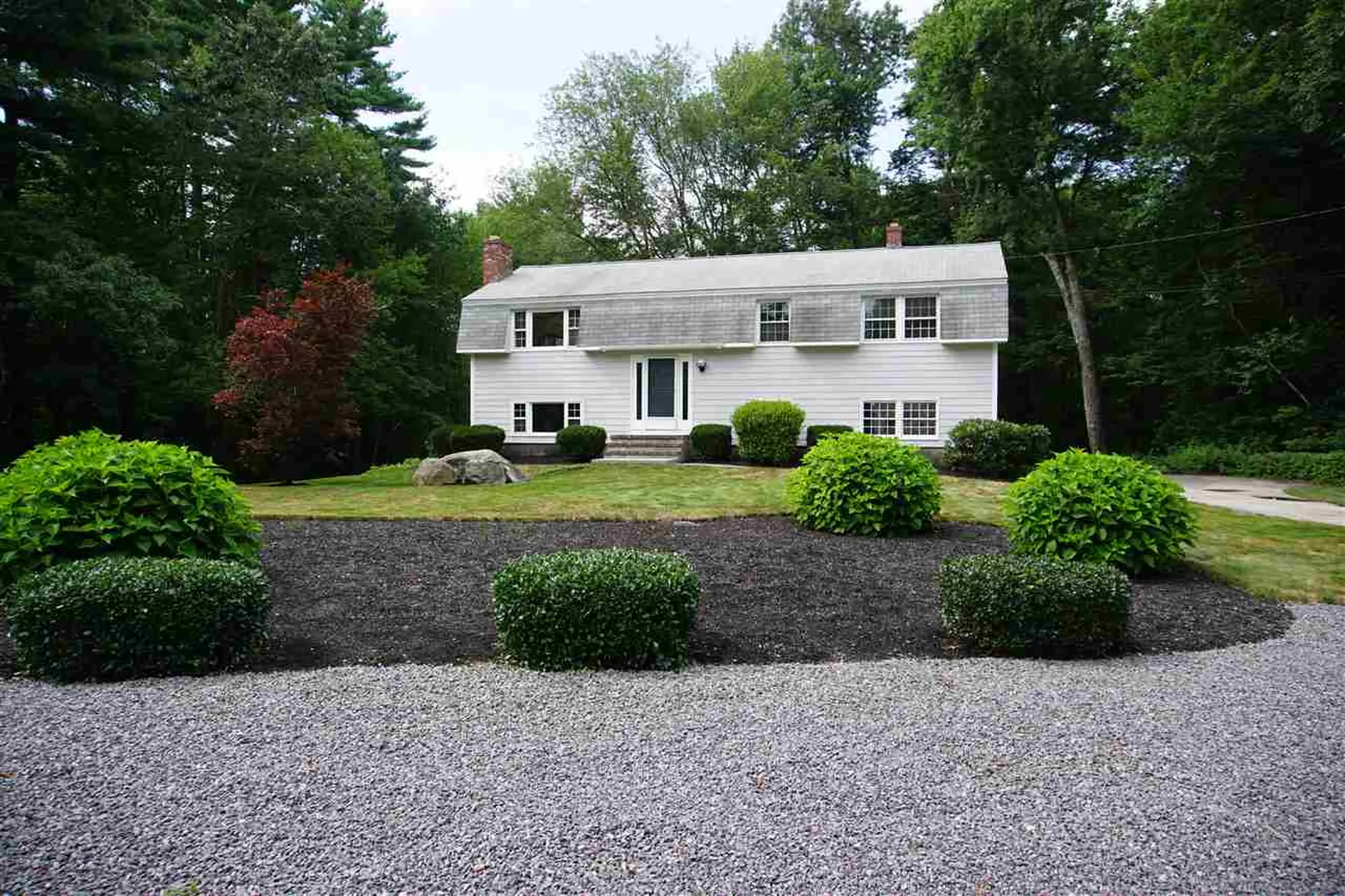 12 Westwood Drive Londonderry NH 03053