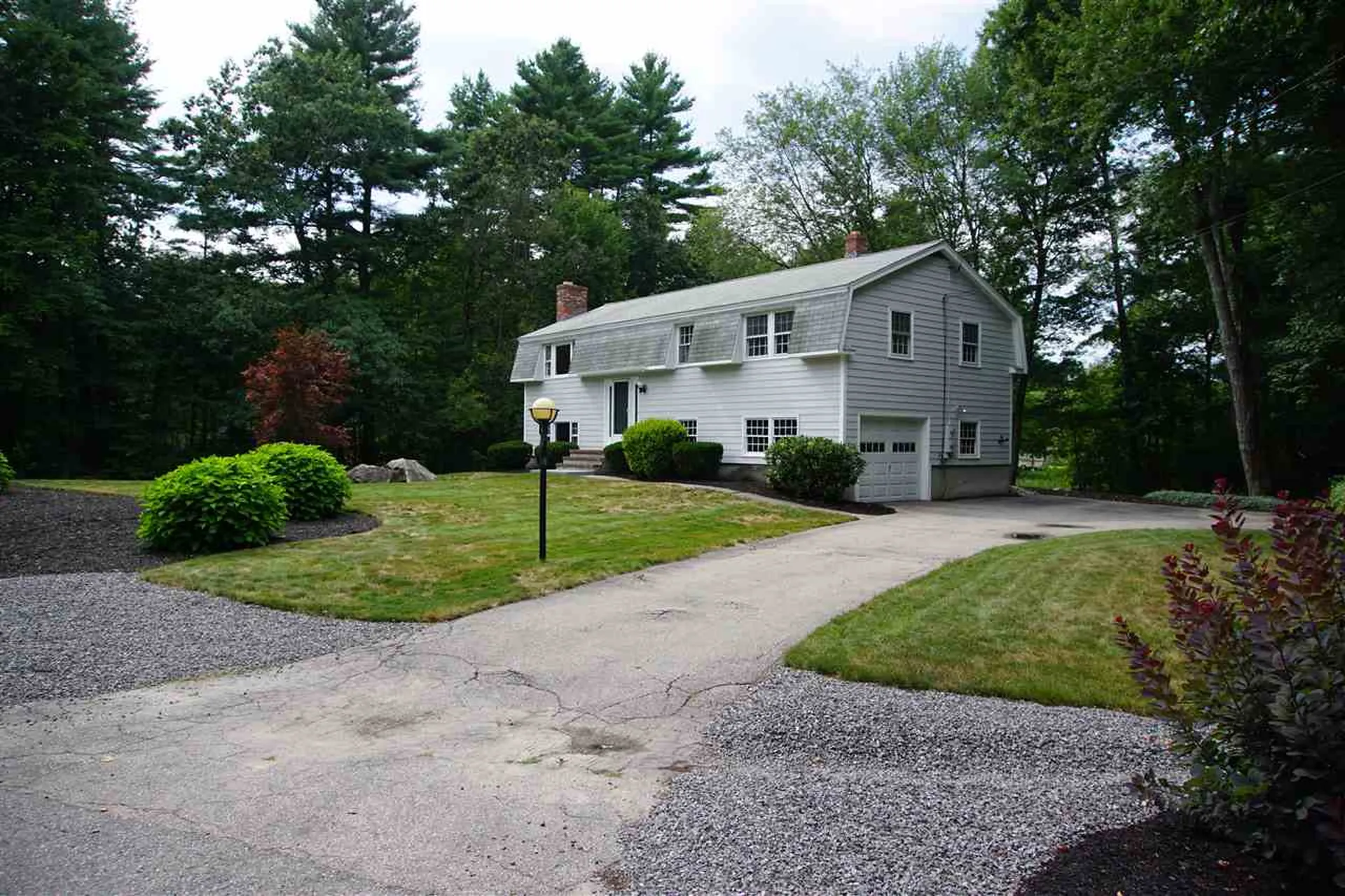 12 Westwood Drive Londonderry NH 03053