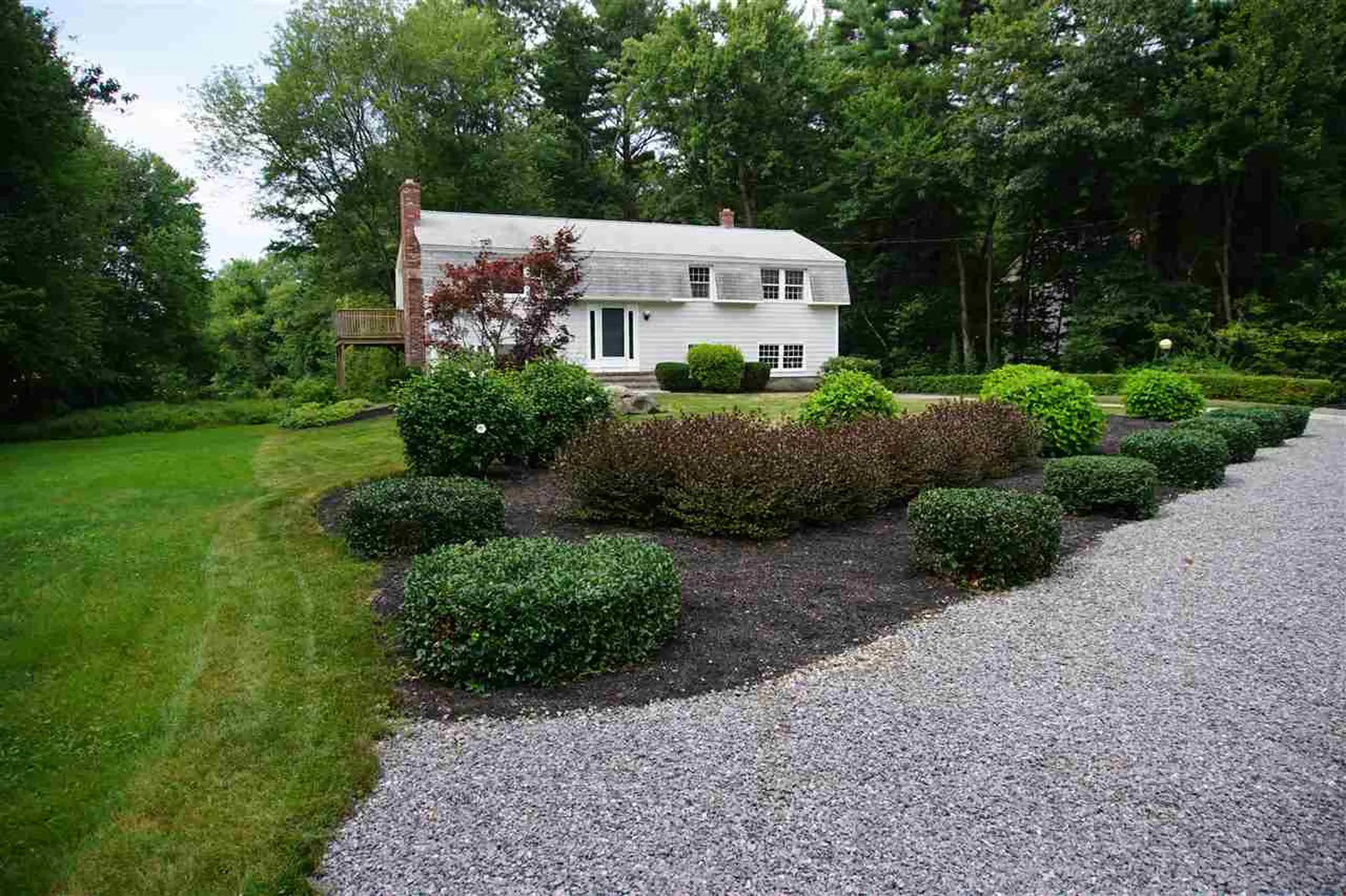 12 Westwood Drive Londonderry NH 03053