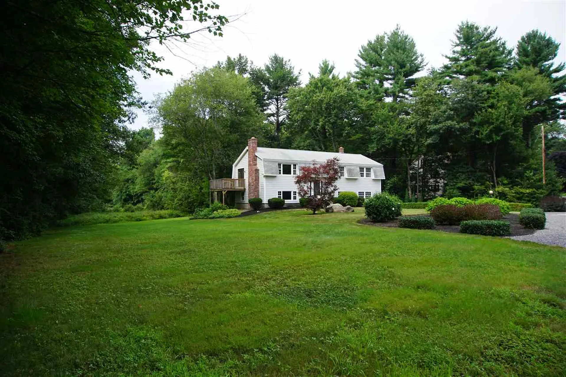 12 Westwood Drive Londonderry NH 03053