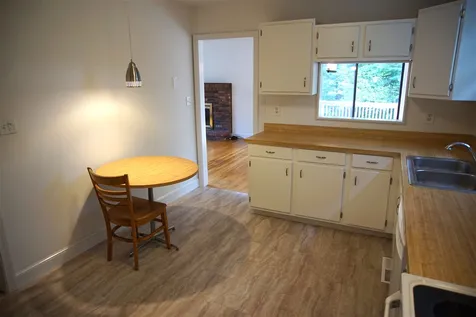 12 Westwood Drive Londonderry NH 03053